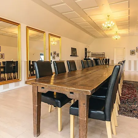 Сasa de vacaciones 20 Person In *