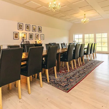 Сasa de vacaciones 20 Person In